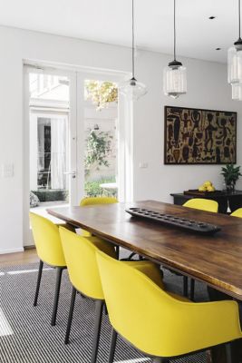 pale yellow dining room