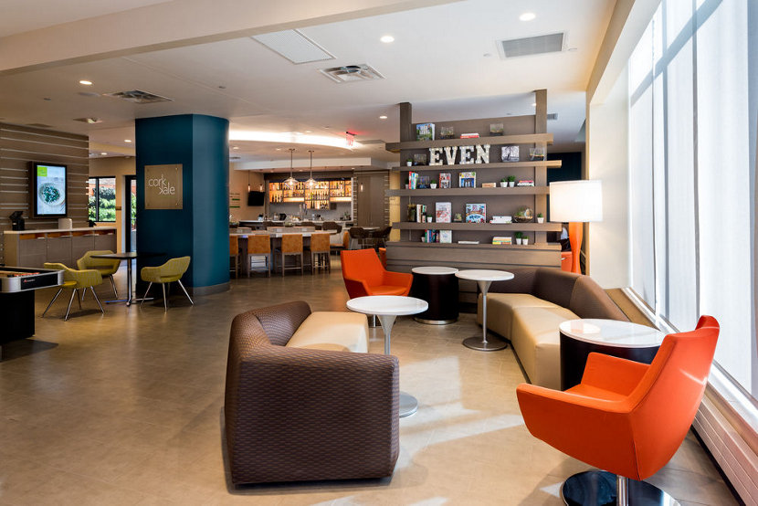 Modern Hotel Pendant Lighting in Clear Glass Modern Hotel Pendant Lighting in Clear Glass