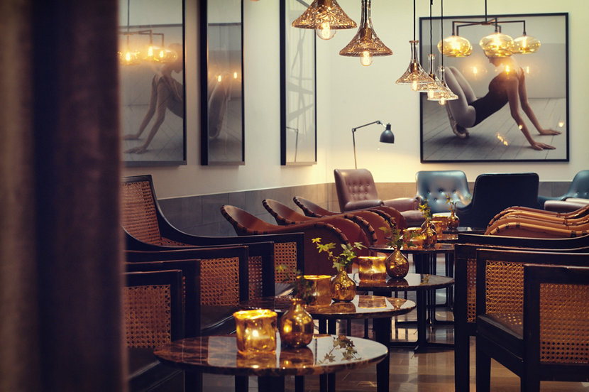 Niche Contemporary Chandelier Adorns Bar Niche Contemporary Chandelier Adorns Bar