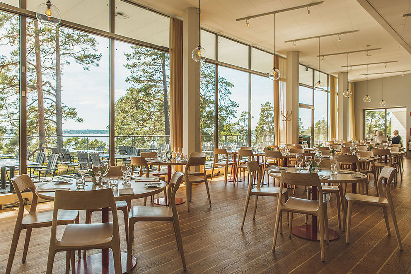 Restaurant and Cafe Pendant Lights in Crystal