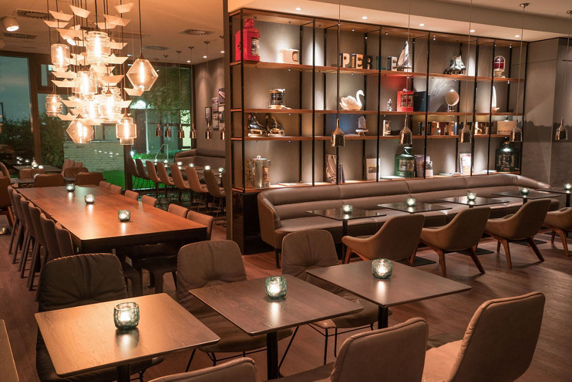 Modern Hospitality Lighting in Lounge Bar of Motel One Modern Hospitality Lighting in Lounge Bar of Motel One