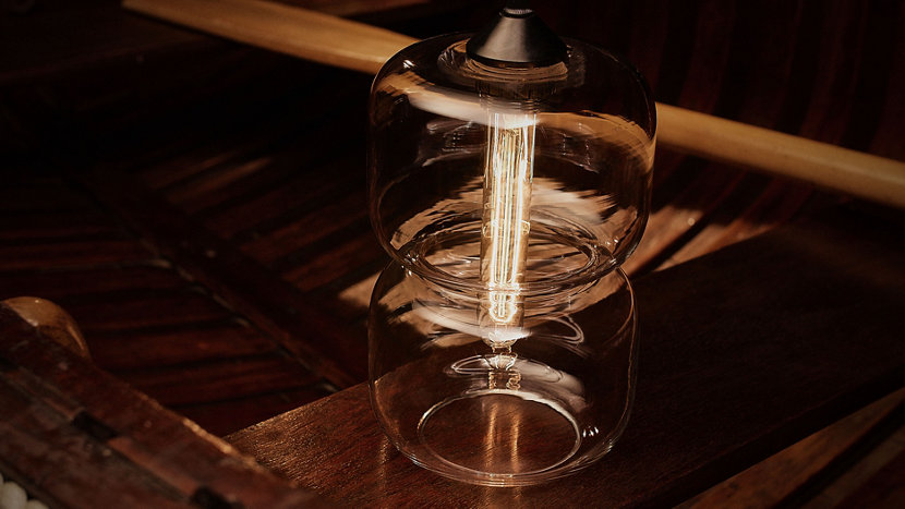 Pinch Pendant in Clear Glass Pinch Pendant in Clear Glass