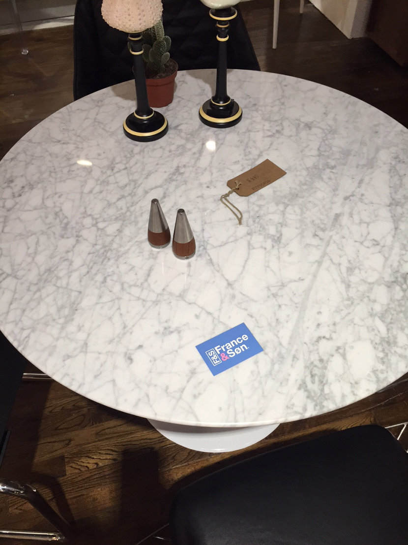 knock-off Saarinen table knock-off Saarinen table