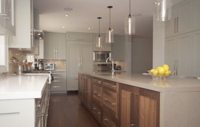 Modern Kitchen Island Lighting Brings Warmth to Canadadian Residence