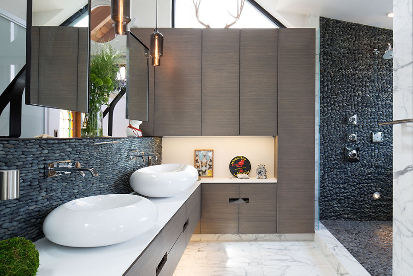 The Gray Glass Complements the Design Elements in the Bathroom
