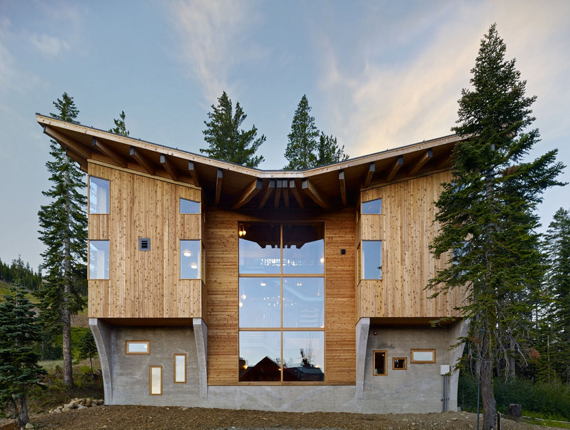 Modern Lake Tahoe Sugarbowl Ski Resort Cabin Exterior