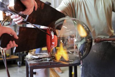 Handcrafted America Tour Starts at New York Glass-Blowing Factory